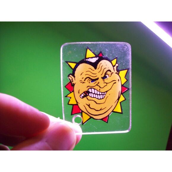 Mousin Around Pinball Machine Plastic Key Chain Game Promo Cigar Man 1989 - Picture 4 of 4